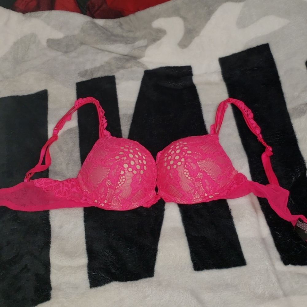 Pink bombshell bra